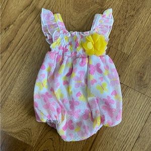 🌼3 for $20🌼 Baby girls bubble romper